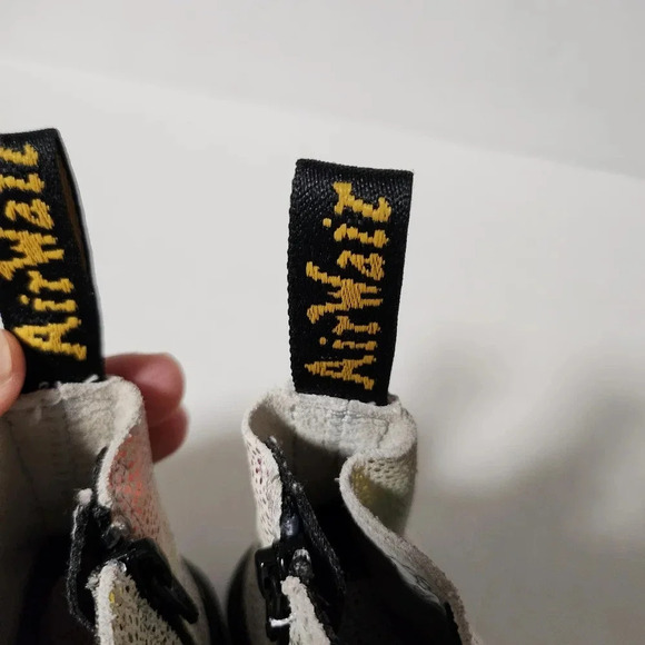 Dr. Martens - Picture 8 of 9